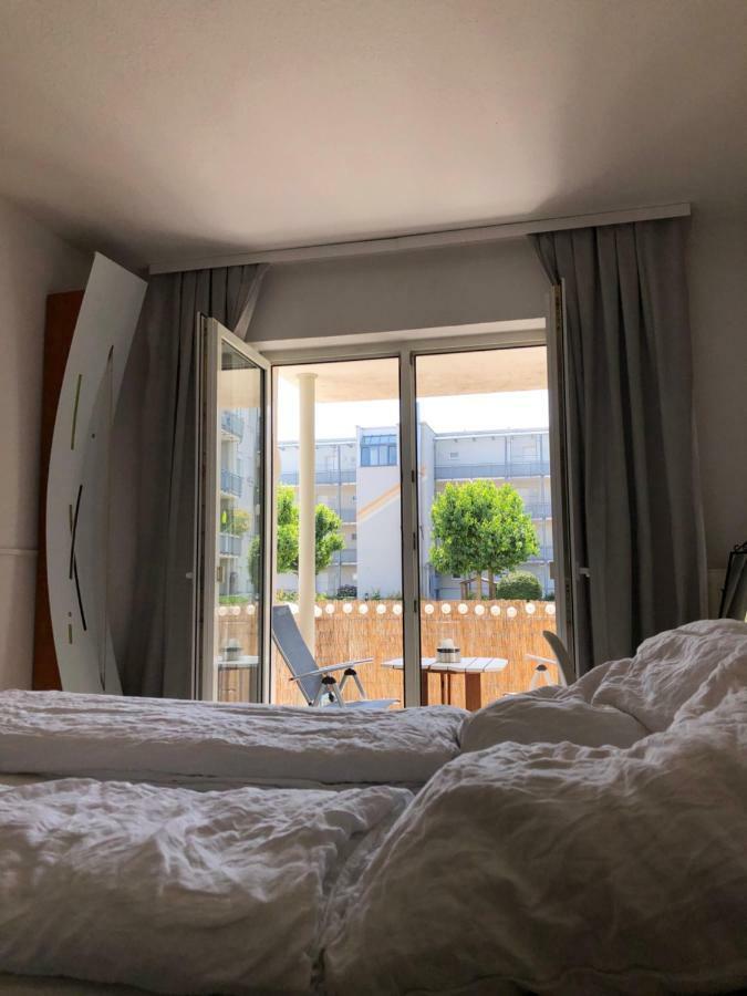 Parkplatz Und Balkon - Burberg'S Heimathafen In Wiesbaden Dış mekan fotoğraf