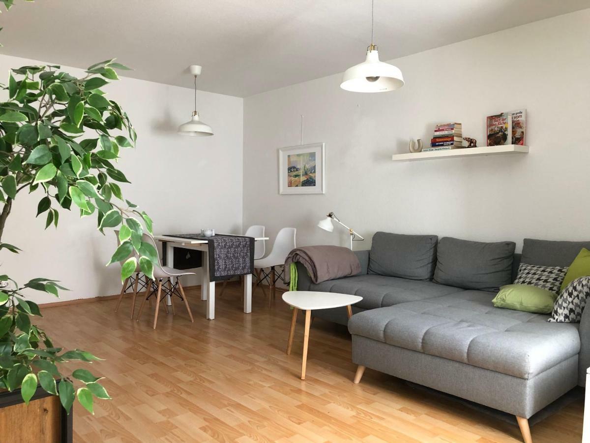 Parkplatz Und Balkon - Burberg'S Heimathafen In Wiesbaden Dış mekan fotoğraf