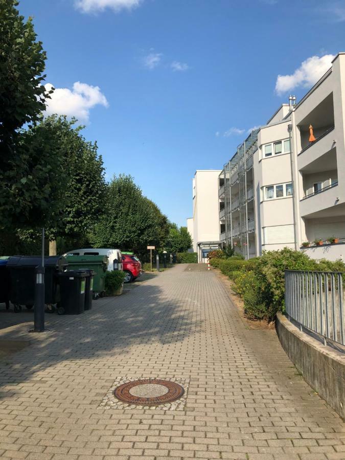 Parkplatz Und Balkon - Burberg'S Heimathafen In Wiesbaden Dış mekan fotoğraf